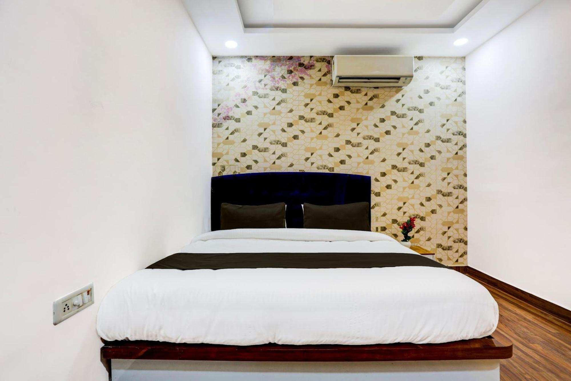 Hotel O Star Gwalior Ngoại thất bức ảnh