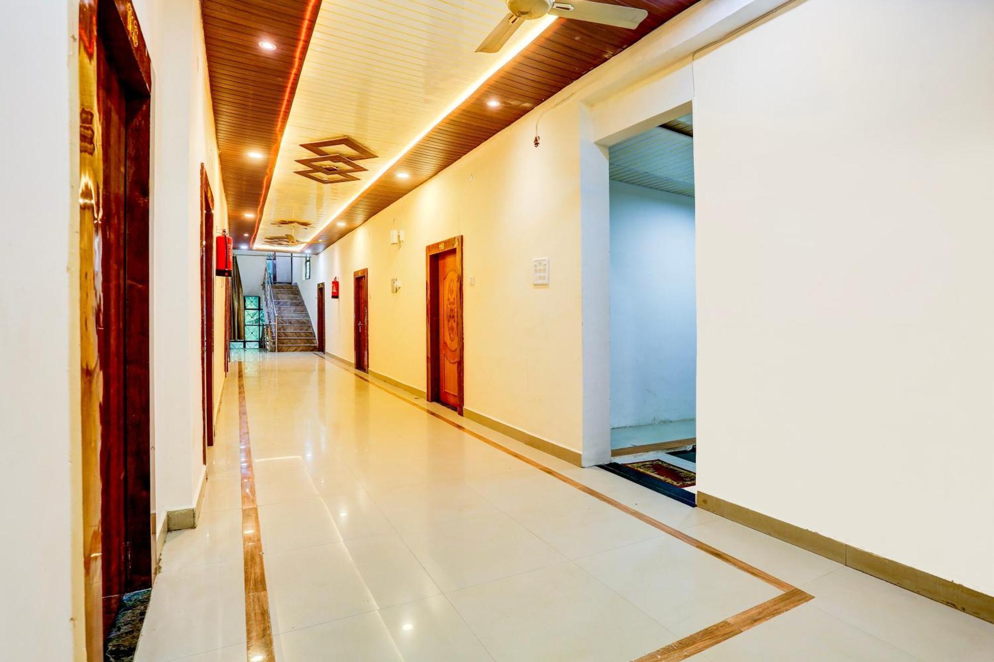 Hotel O Star Gwalior Ngoại thất bức ảnh