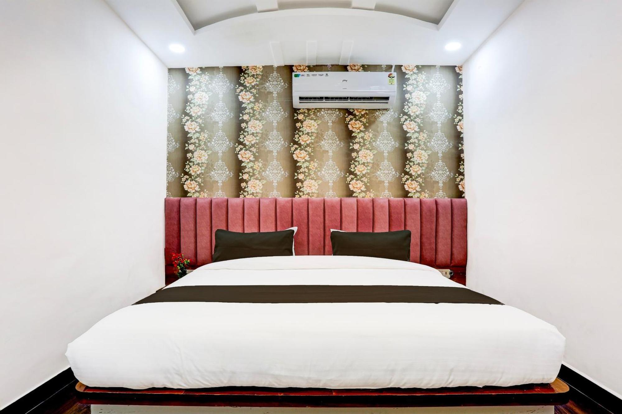 Hotel O Star Gwalior Ngoại thất bức ảnh